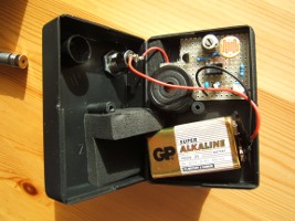 laser_alarm_inside2.jpg, 26kB